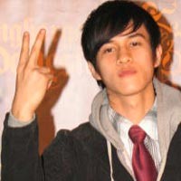 Herjunot Jadi Seleb Gara-gara Kesandung