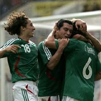 Gasak Paraguay, Meksiko ke Semifinal