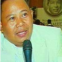 Mobil Tertimpa Truk, Taufik Savalas Tewas Seketika