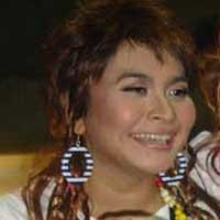 Ulfa Dwiyanti Tunggui Rumah Taufik Savalas