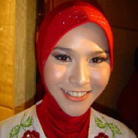 Zaskia Mecca Dekat dengan Pria Syria