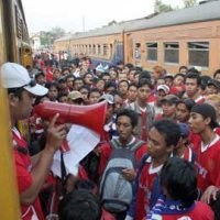 Suporter dari Yogya Ramaikan GBK
