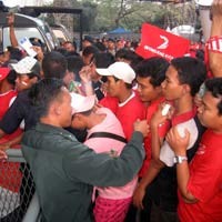 Ribuan Orang Tertahan di Luar GBK