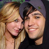 Ashlee Simpson-Pete Wentz Tunangan