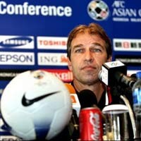 Verbeek Bidik Jepang
