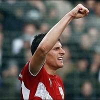 Stuttgart Amankan Gomez, Undang Marica