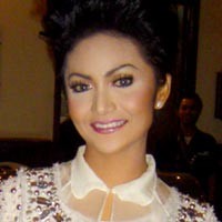 Digoyang Baby Sitter, KD Tetap Sumringah