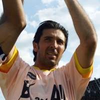 Buffon Ingin Ikuti Jejak Zoff