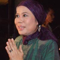 Dewi Yull Masih Nyicil Hutang