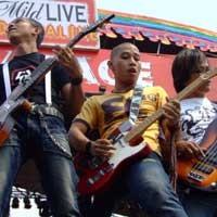 The Rain Nggak Harus Romantik