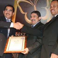 Telkomsel Pertahankan Predikat Terbaik