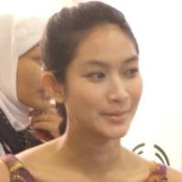 Happy Salma Penasaran SMS Misterius