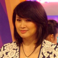 Gaya Mirip Penjahat, Titi DJ Dipuji Suami