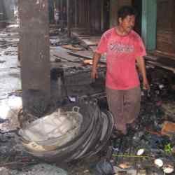 Telkom Beri Diskon Korban Kebakaran Pasar Turi