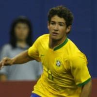 Pato Makin Rapat ke Milan