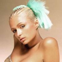 Paris Hilton Cari Rumah Tersembunyi