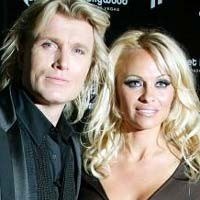 Pamela Anderson Hot dengan Pesulap