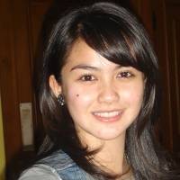 Revalina S. Temat Nyaris Panjat Pinang