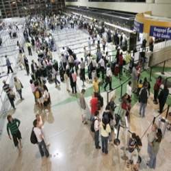 Komputer Ngadat, Ribuan Penumpang Terjebak di Bandara