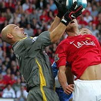 Kiper Heroik, Tak Beruntung, dan Bodoh