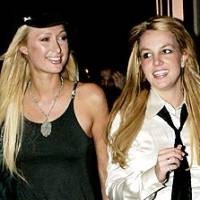 Britney Spears Memohon ke Paris Hilton