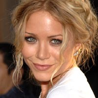 Mary Kate Olsen Dicumbu Aktor 63 Tahun