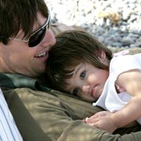 Suri Jadi Model Iklan Baby Gap