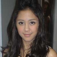 Sherina Senang Hisap Darah 