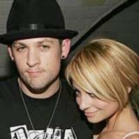Nicole Richie-Joel Madden Resmi Tunangan