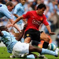 Richards, Idola Baru Inggris