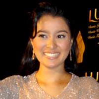 Marcella-Olivia Zalianty Rebutan Pria Beristri