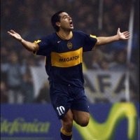 Spurs Tawar Riquelme