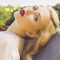 Scarlett Johansson Tebar Keseksian di Irak