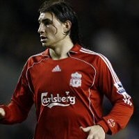 Dua Defender Cedera, Liverpool Jual Bek