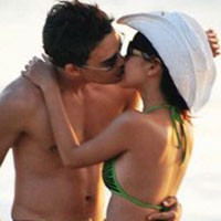 Bunga Citra Lestari Cium Aktor Malaysia di Bali