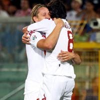 Mexes dan Aquilani Tekuk Palermo