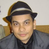 Tompi Bikin Lagu Modal Pulsa