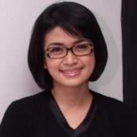 Yulia Rahman Dandan jadi Penjaga Toko