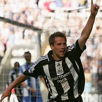 Gol Owen Menangkan Newcastle