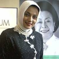 Dipakai Rame-rame, Mata Marissa Haque Bengkak