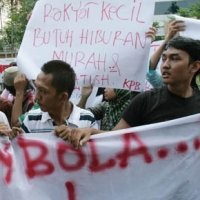 Menkominfo Didesak Membela Pecinta Sepakbola