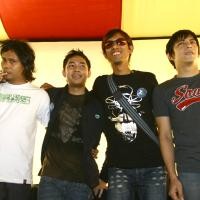 Peterpan Ogah Contek Ungu