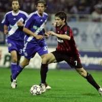 Pato Debut, Pato Cetak Gol