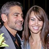 George Clooney Pamer Pacar Baru