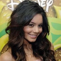 Foto Bugil, Bintang High School Musical Menyesal