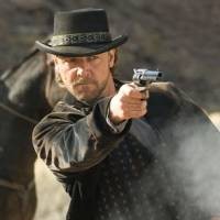 Russel Crowe Tembak Jatuh Halloween