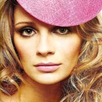 Mischa Barton Amal Payudara untuk Anak-anak