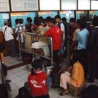 Sistem Online Picu Tiket KA Cepat Ludes