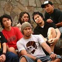 Tabrak Trotoar, Drummer Saint Loco Kritis