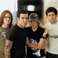 Drummer FOB Makan Toge Sebelum Manggung